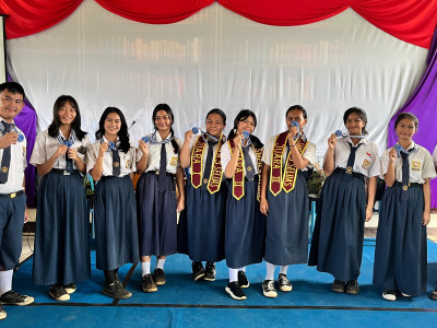 PEMBAGIAN AMPLOP KELULUSAN 